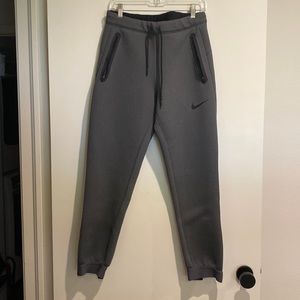 Nike Therma-Fit men’s pants size Medium dark grey